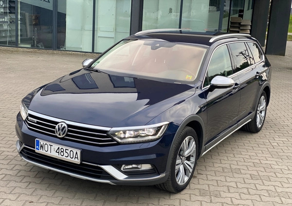 Volkswagen Passat cena 82900 przebieg: 220000, rok produkcji 2016 z Gryfice małe 781